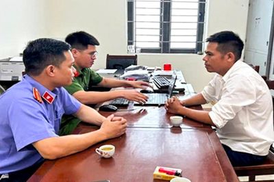 Ném pháo, gà chết, trứng thối… vào nhà bố vợ cũ để gây sự