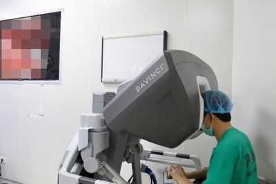 'Phổ cập' phẫu thuật robot trong điều trị ung thư tại Việt Nam