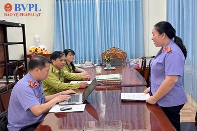 VKSND Khu vực 8 tỉnh An Giang trực tiếp kiểm sát tại Hạt Kiểm lâm khu vực IV
