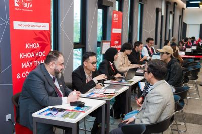 Những giá trị cân nhắc khi chọn đại học trong thời đại AI