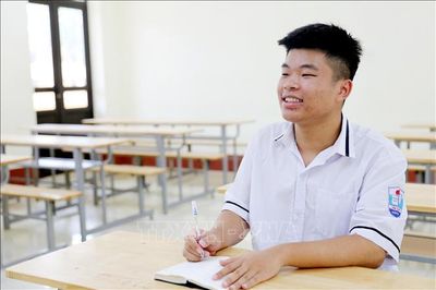 Dẫn đầu kỳ thi tốt nghiệp nhờ tinh thần tự giác, nỗ lực