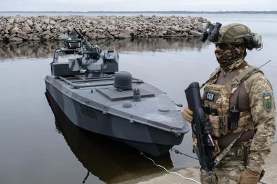 Ukraine biến xuồng không người lái thành 'tàu sân bay mini' trên Biển Đen