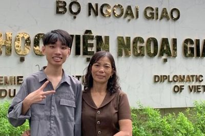 Chàng sinh viên Học viện Ngoại giao giành ngôi thủ khoa C00 toàn quốc