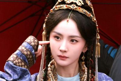 Top 10 mỹ nhân gánh phim đỉnh nhất: Bạch Lộc thua sát nút quán quân
