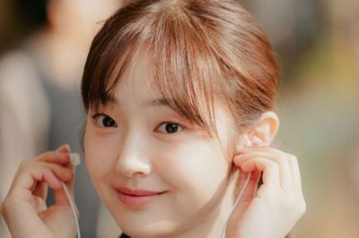 Kim Hye Joon hóa fan girl chính hiệu trong phim mới 'My Bias, My Boss'
