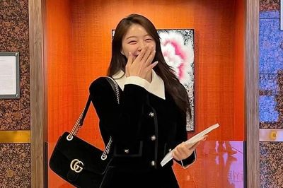 Nữ người mẫu Jung Yoo Jin khoe vóc dáng gây sốt