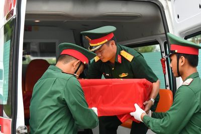 Quân khu 9: Đưa 670 mẫu sinh phẩm đi giám định ADN và tiếp nhận 12 hài cốt liệt sĩ từ Campuchia