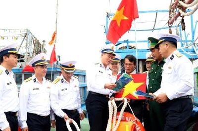 Chuẩn Đô đốc Nguyễn Đăng Tiến: Đưa pháp luật về IUU đến từng ngư dân