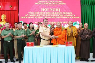 Công an tỉnh An Giang và Giáo hội Phật giáo tỉnh tiếp tục ký kết phối hợp bảo đảm an toàn giao thông