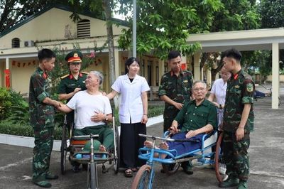Bắc Ninh: 120 cán bộ, học viên Trường Sỹ quan Chính trị tri ân thương, bệnh binh tại Thuận Thành