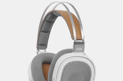 Koss trình làng tai nghe A/550: Thiết kế open-back và đệm velour cho trải nghiệm hi-fi