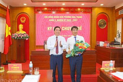 Thống nhất bầu Chủ tịch HĐND, Chủ tịch UBND phường Nha Trang