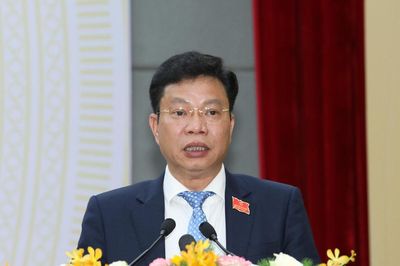 HĐND tỉnh Lâm Đồng chất vấn nhiều vấn đề về giáo dục và khoa học - công nghệ