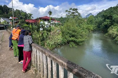 Huy động lực lượng tìm kiếm cháu bé nghi mất tích do đuối nước tại xã Thượng Minh