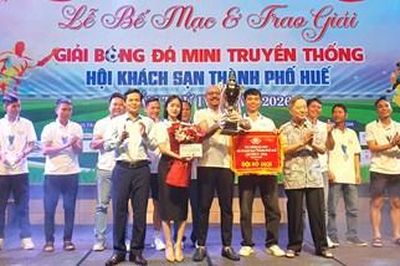 Kobi Onsen Resort Hue vô địch giải bóng đá mini Hội Khách sạn thành phố Huế
