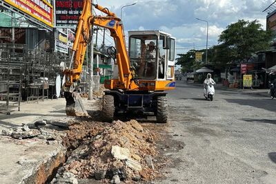 Đồng Nai: Đang sửa chữa đường Đồng Khởi, bổ sung hạ tầng thoát nước tạm