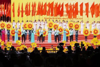 Lễ kỷ niệm long trọng 50 năm Ngày thành phố Sài Gòn - Gia Định chính thức mang tên Chủ tịch Hồ Chí Minh