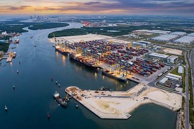 TP.HCM giao hơn 100 ha đất khu vực biển để phát triển logistics