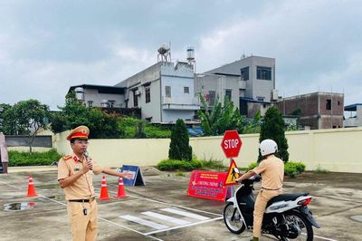 Thái Nguyên: Đào tạo kỹ năng lái xe mô tô, xe gắn máy an toàn cho 300 cán bộ tại phường Bá Xuyên