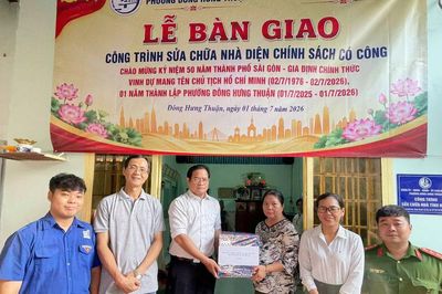 TP. Hồ Chí Minh: Bàn giao nhà tình nghĩa đến gia đình chính sách tại phường Đông Hưng Thuận