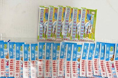 Lật tẩy chiêu trò của băng nhóm dùng vé số giả lừa người bán dạo