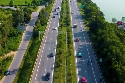 Ưu tiên phát triển cao tốc kết nối hai cực tăng trưởng