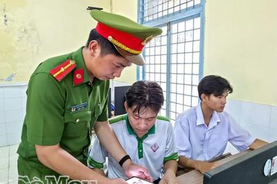 Chiến sĩ công an học Bác về tinh thần phục vụ Nhân dân