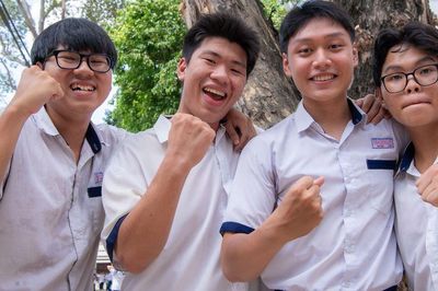 Toàn cảnh phổ điểm thi tốt nghiệp 2026: Tỷ lệ điểm giỏi giảm, dự báo điểm chuẩn trường top hạ từ 1-3 điểm