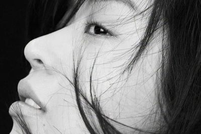 Thanh Thủy gây sốt với bộ ảnh đen trắng đầy tâm trạng, nhan sắc 'khóc cũng đẹp' gây bão mạng