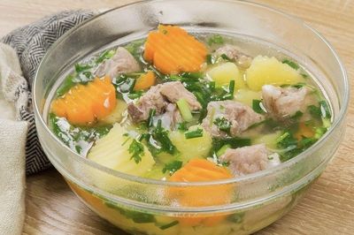 Đầu bếp mách cách chữa nồi canh bị mặn không cần nấu lại, ai cũng nên biết