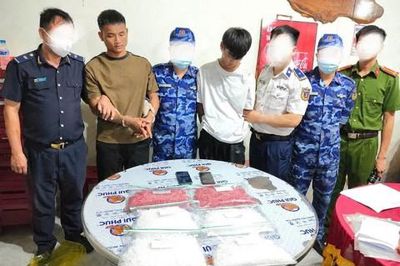 Bắt giữ các đối tượng mua bán, vận chuyển 3,9kg ma túy và 42.000 viên thuốc lắc