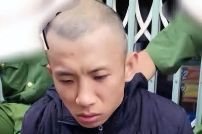 Khống chế đối tượng dương tính với ma túy tấn công người đi đường, cướp xe máy