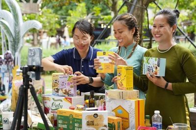 Luật Thương mại điện tử có hiệu lực, định danh người bán bằng VNeID