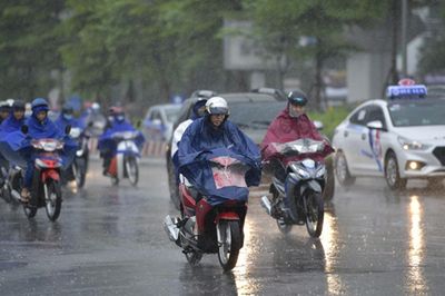 Dự báo thời tiết miền Trung hôm nay 2/7: Nắng nóng trên 35°C, chiều tối mưa dông