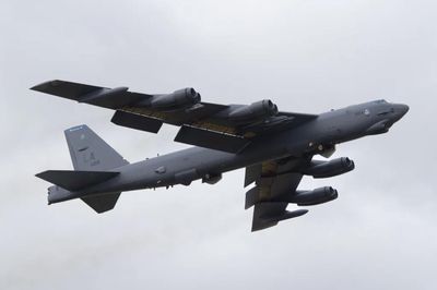 Lý do Mỹ rút loạt máy bay ném bom B-52 khỏi căn cứ Anh