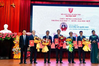 Đại học Huế bổ nhiệm loạt hiệu trưởng, phó hiệu trưởng các trường thành viên