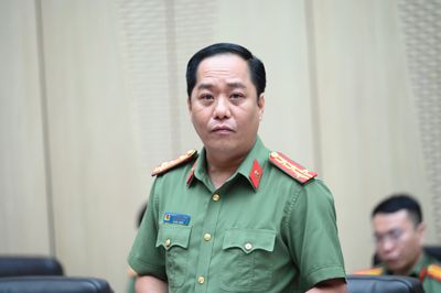 Khởi tố 2 cán bộ ở Hà Nội nhận hối lộ 'làm nhanh' giấy xác nhận mua nhà ở xã hội