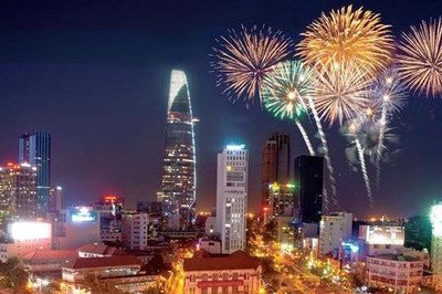 TP Hồ Chí Minh bắn pháo hoa tại 16 điểm mừng 50 năm mang tên Bác Hồ
