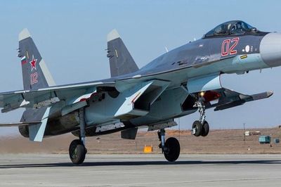 Iran sắp nhận hàng chục tiêm kích 'ngoài hành tinh' từ Nga