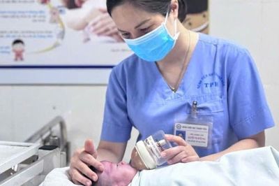 Cứu sống trẻ sơ sinh 3 ngày tuổi mang đa dị tật bẩm sinh phức tạp