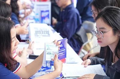 Muốn AI gợi ý nguyện vọng đại học sát hơn, nên nhập những gì ngoài điểm thi?