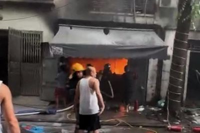 Cháy biệt thự liền kề ở Hà Nội, nghi có người mắc kẹt
