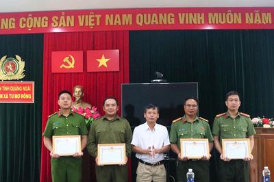 Quảng Ngãi: Thưởng nóng vụ giải cứu người đi lạc, bảo toàn tài sản 1,2 tỷ đồng