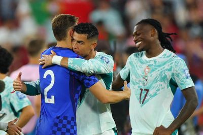 Cộng đồng mạng dậy sóng với bàn thắng lịch sử của Ronaldo