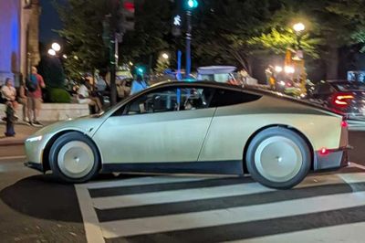 Xe điện không vô lăng Tesla Cybercab bắt đầu chạy thử tại Mỹ