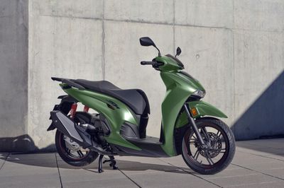 Xe máy xăng Honda đồng loạt tăng giá