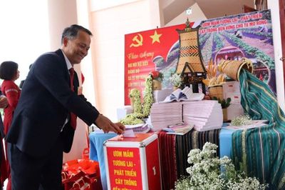 Từ 'Đại hội không hoa' đến sinh kế mới cho đồng bào Xơ Đăng
