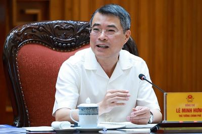 Thủ tướng Lê Minh Hưng làm việc với lãnh đạo các bộ về phát triển công nghệ chiến lược