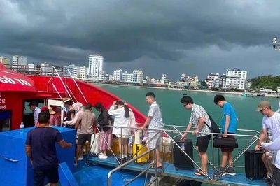 Đặc khu Cô Tô đưa 3.147 du khách về đất liền an toàn trước khi bão số 1 ảnh hưởng đến vùng biển Quảng Ninh