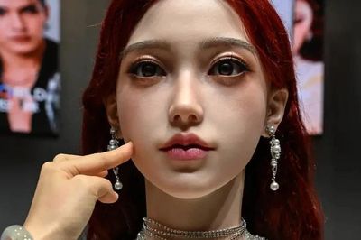 Robot mới dành cho người độc thân 'gây sốt' cõi mạng